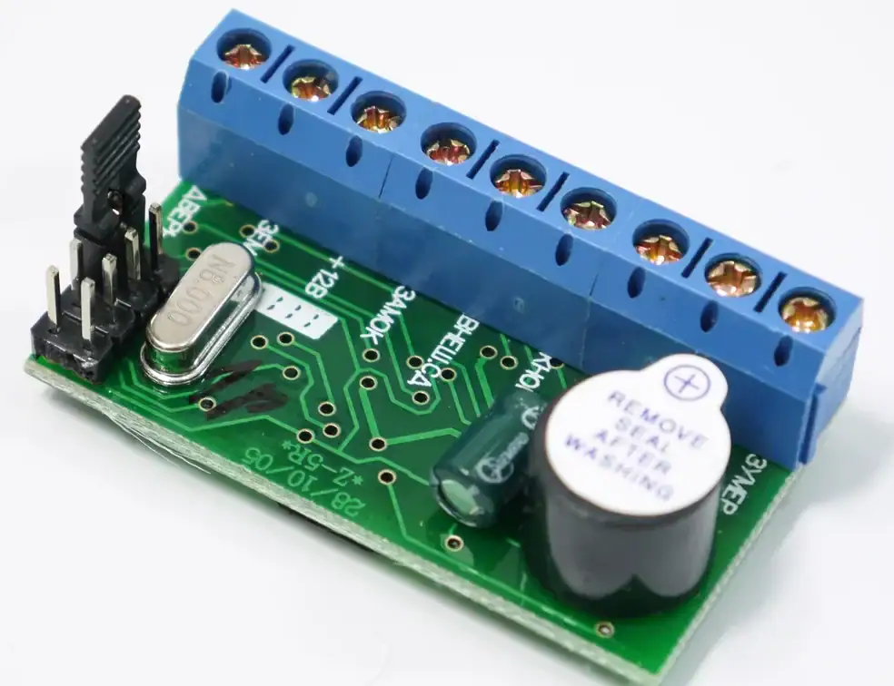 Контроллеры открывания двери. Z-5r контроллер для замков. Контроллер открывания двери. Автономный контроллер скуд stork. Контроллеры открывания двери.